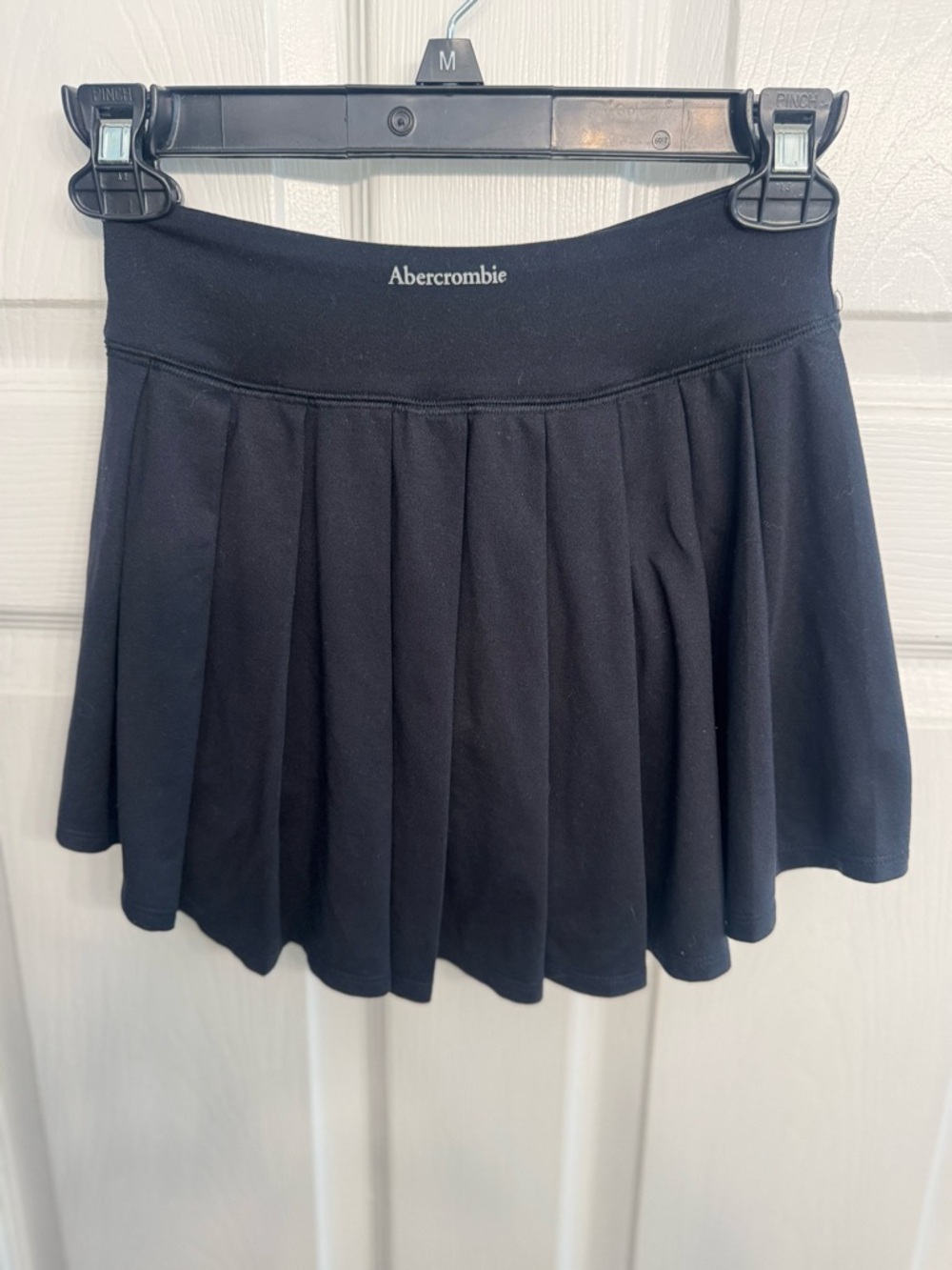 Abercrombie & Fitch Black Pleated Tennis-Style Mini Skirt